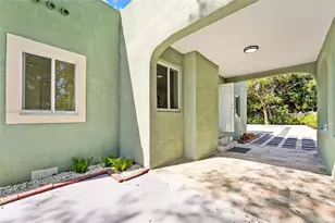 1139 NW 37th St, Miami, FL 33127 - Photo 3