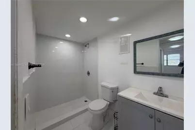 13685 NE 10th Ave #304, North Miami, FL 33161 - Photo 3