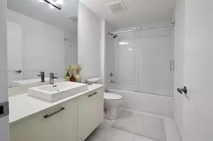 151 SE 1st St, Miami, FL 33131 - Photo 3