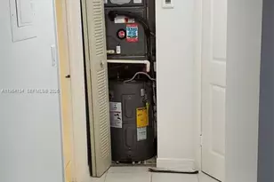 5420 W 21st Ct, Hialeah, FL 33016 - Photo 13