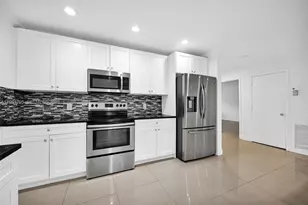 820 E Cypress Ln, Pompano Beach, FL 33069 - Photo 17