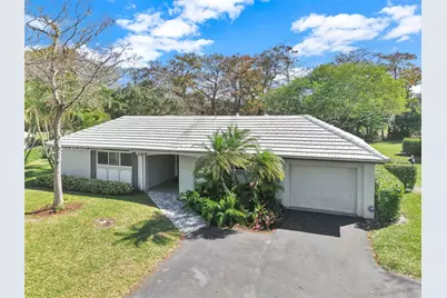 820 E Cypress Ln #V-38, Pompano Beach, FL 33069 - Photo 1