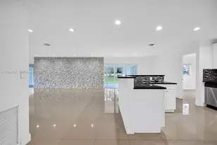 820 E Cypress Ln, Pompano Beach, FL 33069 - Photo 5