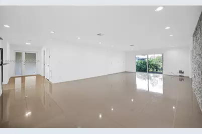 820 E Cypress Ln #V-38, Pompano Beach, FL 33069 - Photo 7