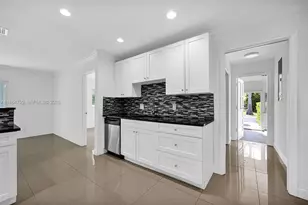 820 E Cypress Ln, Pompano Beach, FL 33069 - Photo 15