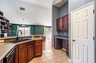6708 Eagle Feather Dr, Riverview, FL 33578 - Photo 11