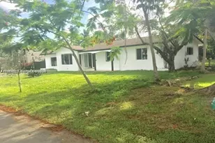 17521 SW 93rd Ave, Palmetto Bay, FL 33157 - Photo 1