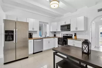 1680 NW 22nd Ct, Miami, FL 33125 - Photo 17