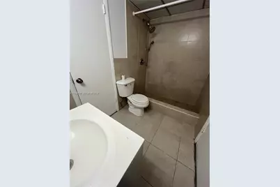 5 Olive Dr #5, Hialeah, FL 33010 - Photo 9