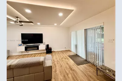 9717 N New River Canal Rd #406, Plantation, FL 33324 - Photo 11