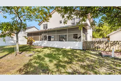 12134 NW 35th St, Sunrise, FL 33323 - Photo 21