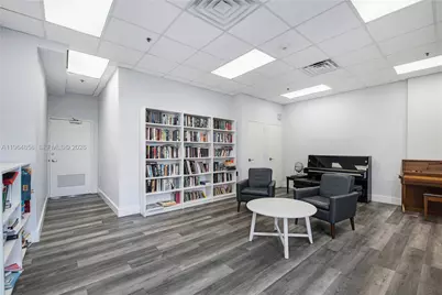 3731 N Country Club Dr #229, Aventura, FL 33180 - Photo 9