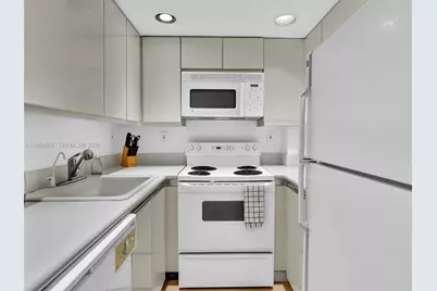 21150 Point Pl #305, Aventura, FL 33180 - Photo 3