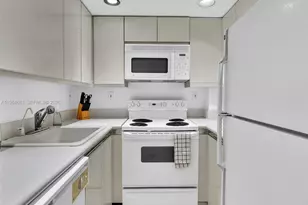 21150 Point Pl, Aventura, FL 33180 - Photo 3