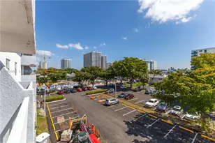 1801 S Treasure Dr, North Bay Village, FL 33141 - Photo 29