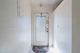 250 Gate Rd, Hollywood, FL 33024 - Photo 9