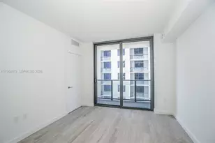 55 SW 9th St, Miami, FL 33130 - Photo 13