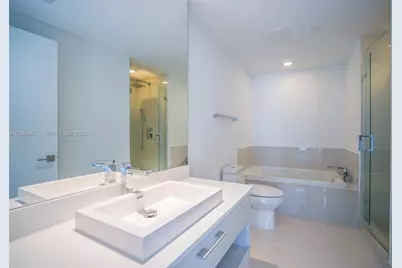 55 SW 9th St #2108, Miami, FL 33130 - Photo 11