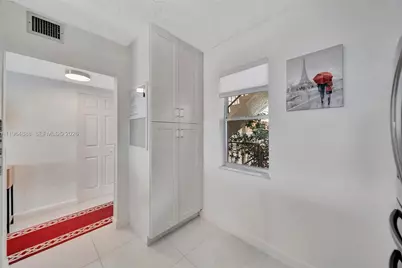 2801 Somerset Dr #215, Lauderdale Lakes, FL 33311 - Photo 7