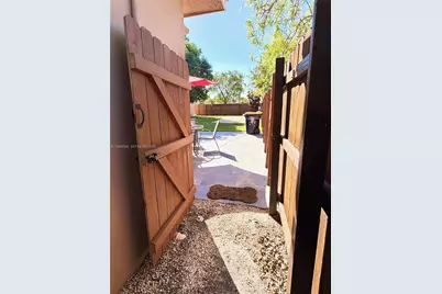 295 SW 9th St, Dania Beach, FL 33004 - Photo 45