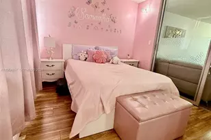 445 NE 195th St, Miami, FL 33179 - Photo 17