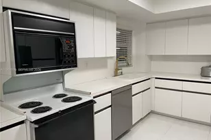 3180 S Ocean Dr, Hallandale Beach, FL 33009 - Photo 5