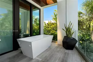 528 Lakeview Ct, Miami Beach, FL 33140 - Photo 53