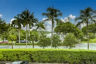 3375 N Country Club Dr, Aventura, FL 33180 - Photo 9
