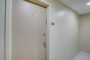 3375 N Country Club Dr, Aventura, FL 33180 - Photo 25