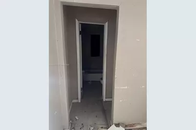 1220 NW 70th St, Miami, FL 33147 - Photo 23