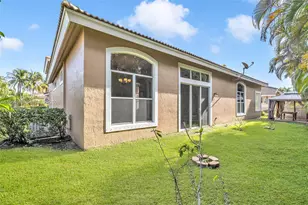 558 NW 118th Ave, Coral Springs, FL 33071 - Photo 13