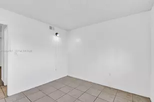 351 Palm Way, Pembroke Pines, FL 33025 - Photo 23