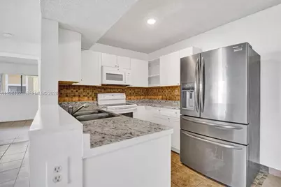 351 Palm Way #108, Pembroke Pines, FL 33025 - Photo 7