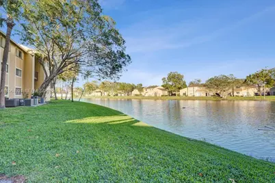 351 Palm Way #108, Pembroke Pines, FL 33025 - Photo 33