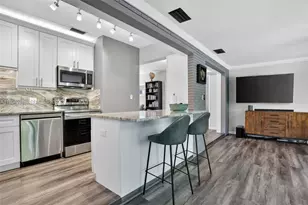 409 NW 28th Ct, Wilton Manors, FL 33311 - Photo 13