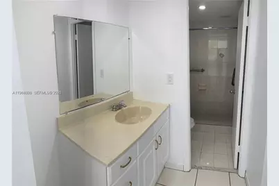 16740 NE 9th Ave #206, North Miami Beach, FL 33162 - Photo 5