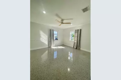 1329 NE 16th Ave #0, Fort Lauderdale, FL 33304 - Photo 5