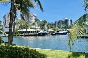 201 Golden Isles Dr, Hallandale Beach, FL 33009 - Photo 21