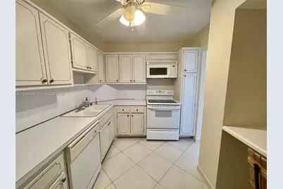 4330 Hillcrest Dr #716, Hollywood, FL 33021 - Photo 9