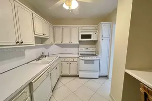 4330 Hillcrest Dr, Hollywood, FL 33021 - Photo 9