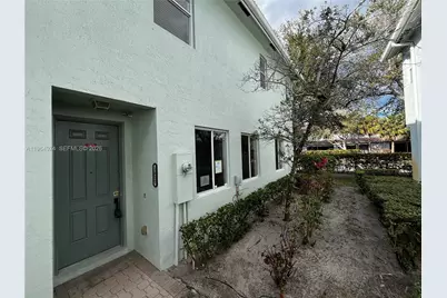 3021 Laurel Ridge Cir, Riviera Beach, FL 33404 - Photo 9