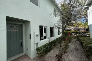 3021 Laurel Ridge Cir, Riviera Beach, FL 33404 - Photo 9