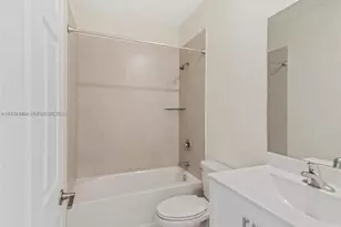 11091 W 32nd Ln, Hialeah, FL 33018 - Photo 23