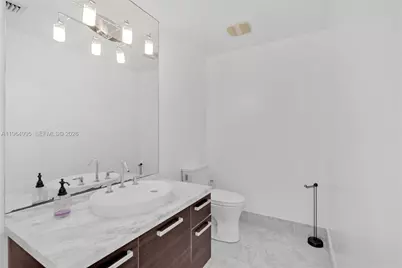 244 Biscayne Blvd #436, Miami, FL 33132 - Photo 15