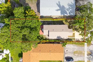 30 SW 7th St, Hallandale Beach, FL 33009 - Photo 35