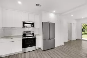 30 SW 7th St, Hallandale Beach, FL 33009 - Photo 11