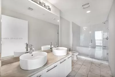 888 Biscayne Blvd #3111, Miami, FL 33132 - Photo 11