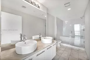 888 Biscayne Blvd, Miami, FL 33132 - Photo 11