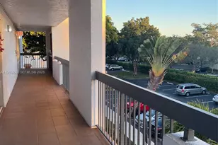 731 N Pine Island Rd, Plantation, FL 33324 - Photo 13