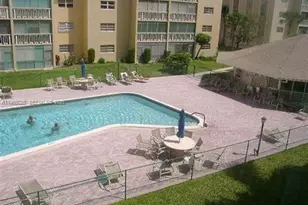 610 NE 12th Ave, Hallandale Beach, FL 33009 - Photo 27